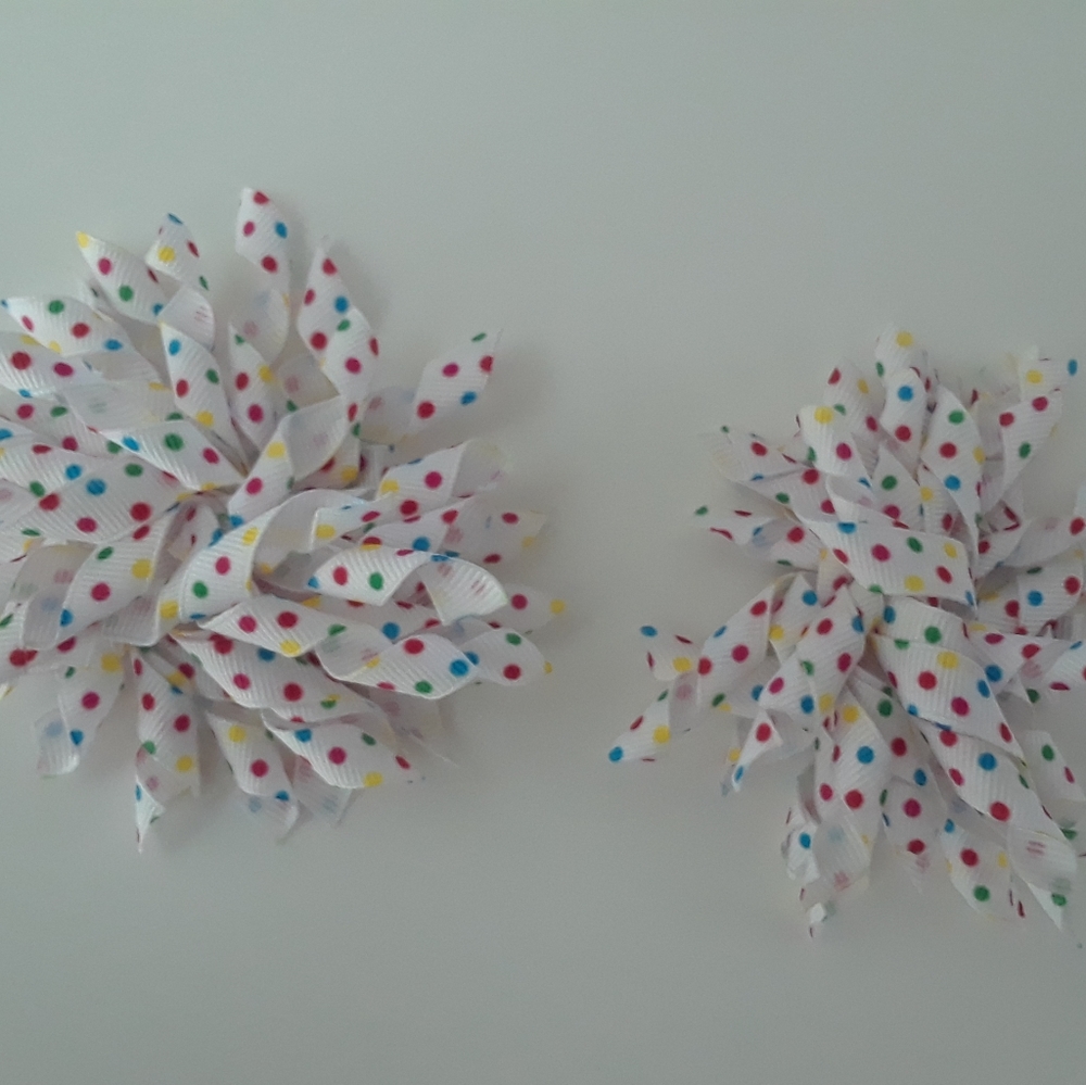 Multicolored polkadot korker clips